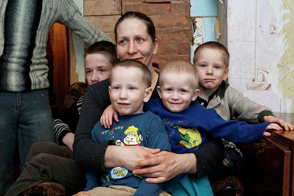 Дом семьи вернувшиеся. Сироты. Сироты Украины. Сирота фото. Дети сироты фото.