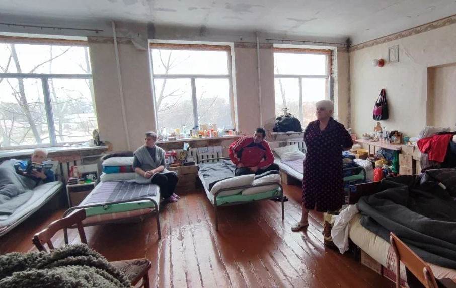 Комната в интернате Антрацита, где живут беженцы. Фото: фонд "Ясное дело"