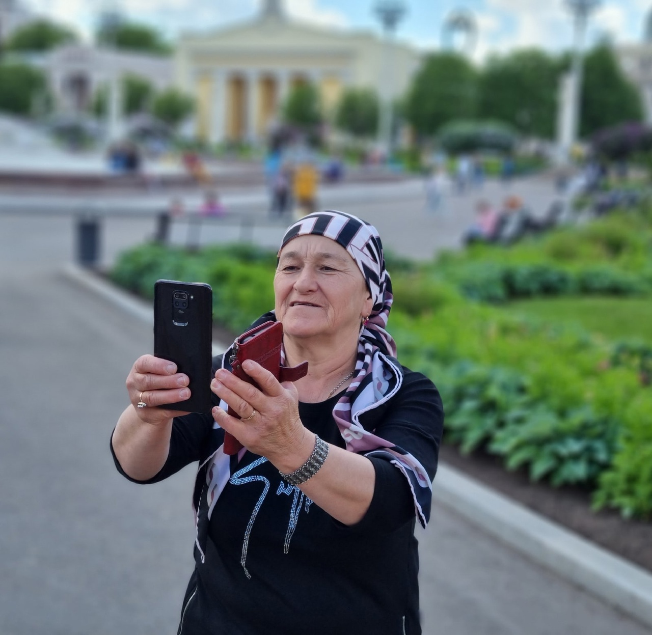 Открытые-НКО - Не бабушка, а каучсёрфер: для пожилых москвичей и жителей  Калининградской области открыли программу отпуска по обмену