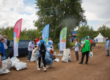 «Вода России»: волонтеры за полтора часа собрали 168 мешков мусора на берегу Волги в Нижнем Новгороде