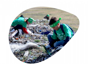 Первый онлайн-супермаркет мусора, 13 убранных свалок и очередь из волонтеров: как экологическая организация «Мой Байкал» сохраняет чистоту малого моря