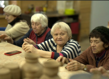 Экскурсию в центр гончарных промыслов Урала организовали для пенсионеров в Екатеринбурге
