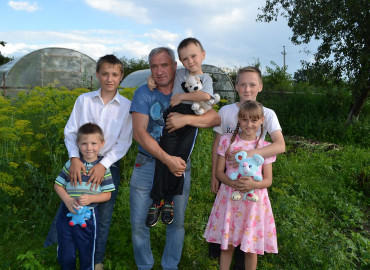Совет отцов: водитель скорой помощи из Владимирской области  в одиночку воспитывает пятерых детей