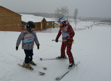 Для детей с особенностями развития прошло 800 бесплатных занятий на лыжах