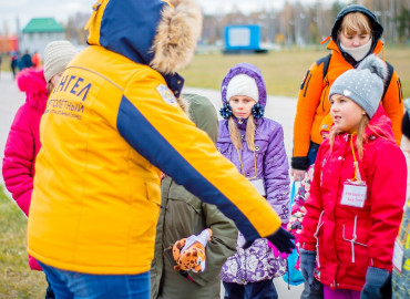 "Если незнакомец встречает тебя из школы": Дети Mail.ru и «Лиза Алерт» запускают проект о детской безопасности в городе