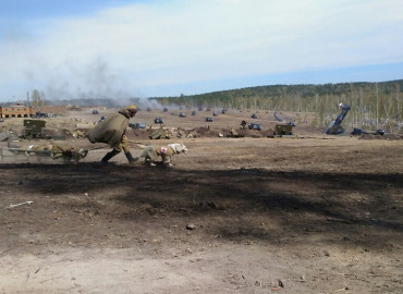 200 человек приняли участие в легендарном сражении под Прохоровкой, которое повторили на полигоне ТБО под Иркутском