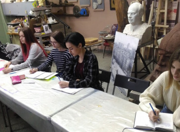 «Арт-навигатор»: в городе Волжский разбираться в искусстве учат с погружением в творческую среду