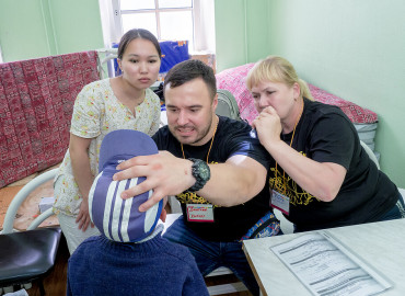 Врачи-волонтеры бесплатно проводят операции детям Иркутска и Бурятии