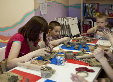 В Тюмени 240 детей, попавших в трудную жизненную ситуацию, учатся творческим профессиям