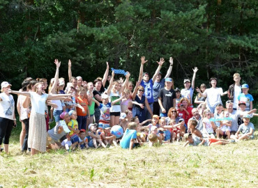 В Свердловской области прошел палаточный лагерь для приемных родителей и детей из замещающих семей