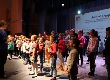 Ярославских школьников из глубинки настоящие профи научат актерскому мастерству, музыке и танцам