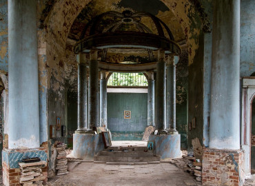 Фонд «Белый Ирис» направит средства на реставрацию кровли храма 18 века в селе Аксиньино Тульской области