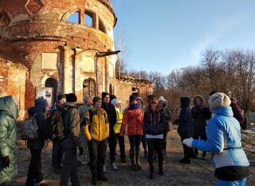 В селе Дегтево волонтеры восстанавливают разрушенную церковь Корсунской иконы Божией Матери