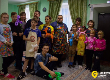 Шеф-повар московского ресторана проводит мастер-классы для юных кулинаров из детдомов и малообеспеченных семей Костромы