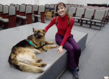 Лапа Дружбы: алтайский клуб собаководства рассказывает студентам о воспитании животных