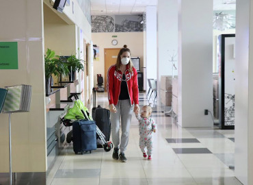 Маленькая Таисия из Югры улетела в Швейцарию на операцию во время пандемии после письма Путину