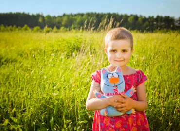 «Я уже здорова. Теперь ты можешь спасти другого ребенка!»: Алина Паршакина победила рак и стала "лицом" Фонда "Настенька"