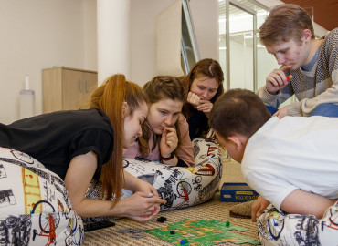 Тренажерный зал, встречи с психологом и возможность начать все с нуля: в Новосибирске открылся уникальный центр для подростков "Тут поймут"