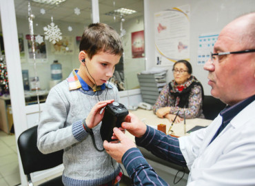 Незрячим школьникам из пяти городов России подарят  устройства для ориентирования с искусственным интеллектом