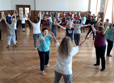 Занимаются целыми семьями! Уникальный казанский проект «Живые танцы» захватил всю Россию