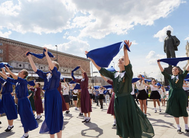 Пассажиры, сотрудники и волонтеры авиакомпании «Россия» станцуют вальс и исполнят песни военных лет в преддверии Дня Победы