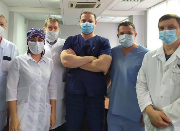 «Гошу было не узнать, вот что значит – сердечко работает правильно»: супер-хирург из Калининграда встретился в Кемерово с мальчиком, которого дважды оперировал