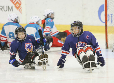 В семи регионах России откроют хоккейные секции для детей с инвалидностью