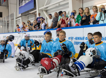 В Олимпийском парке Сочи завершился уникальный инклюзивный хоккейный лагерь Hockey Family Camp