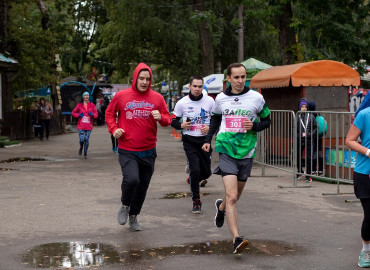 В Нижнем Новгороде помогают детям с синдромом Дауна с помощью бега: на благотворительный марафон вышли почти 400 человек