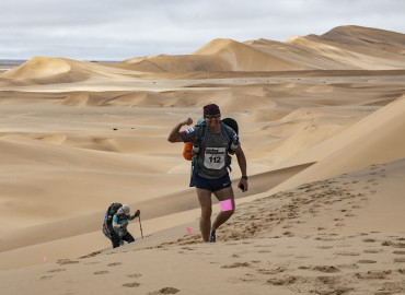 Уфимские спортсмены пробежали 250 км по самой древней пустыне и собрали 400 тысяч рублей в поддержку особенных детей