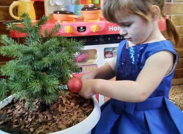 В Лебедяни студенты выращивают саженцы голубых елей и бесплатно отдают в аренду жителям города на время новогодних праздников