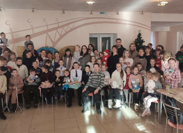 В Саратове провели праздничные рождественские встречи для детей из семей, оказавшихся в трудной жизненной ситуации