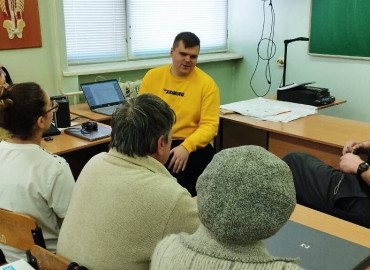 Специалисты проводят бесплатные консультации для людей с инвалидностью по зрению и их близких в ЛНР