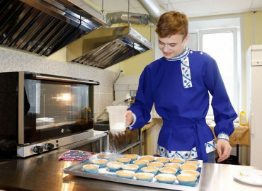 В Чистопольском детском доме Татарстана открыли детскую пекарню татарской национальной кухни "Сладко и точка"