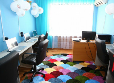 В социально-реабилитационном центре для несовершеннолетних в Астраханской области оборудовали компьютерный класс