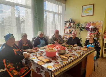 К Международному Дню пожилого человека: проекты помощи старшим в Липецкой, Ульяновской и Курской областях