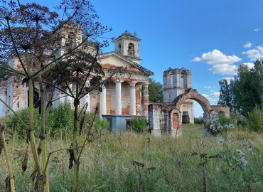 В Тверской области организуют субботник на территории уникального храма XVIII века