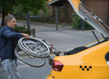 В Омске запустили бесплатную программу такси для паллиативных больных