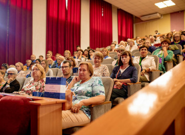 «Образование будущего – это культ учителя и подготовка кадров»: итоги научно-практической конференции для педагогов со всей России на Алтае
