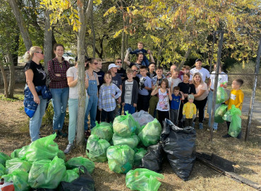 Эко-активисты убрали 30 тысяч литров мусора на черноморском берегу в Севастополе