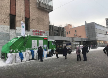 В Санкт-Петербурге запустили акцию по раздельному сбору мусора у станций метро