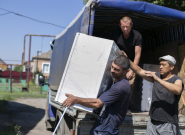 Фонд «Гольфстрим» передал бытовую технику беженцам в ЛНР