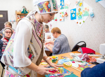 "Лоскутки тепла": в Белгородской области открыли швейную мастерскую для сохранения старинных промыслов