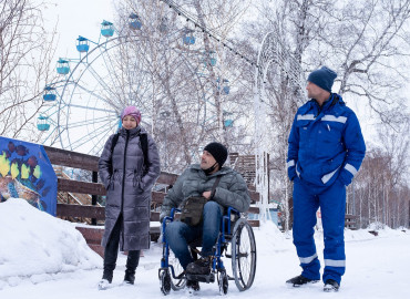 "Обнимая небо": как паллиативная служба помогает тяжелобольным людям и их семьям в Омске